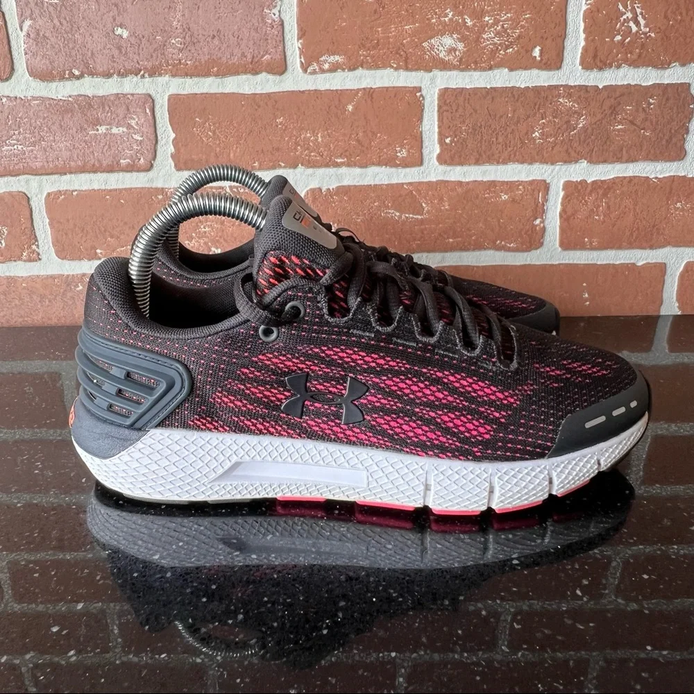 Under Armour Charged Rogue Shoes Womens Size 7.5 Athletic Sneakers Black Pink